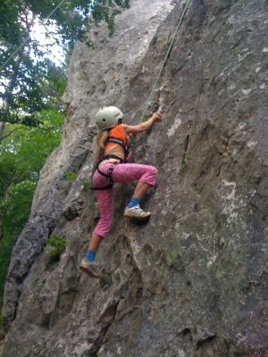 Katrin beim Klettern
